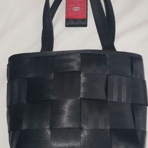 Harveys seatbelt purse